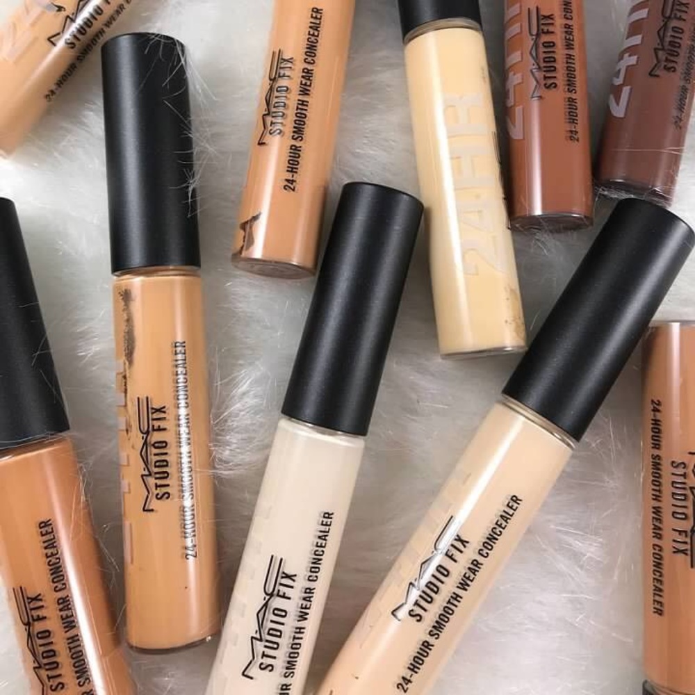Mac 24hr smooth wear concealer